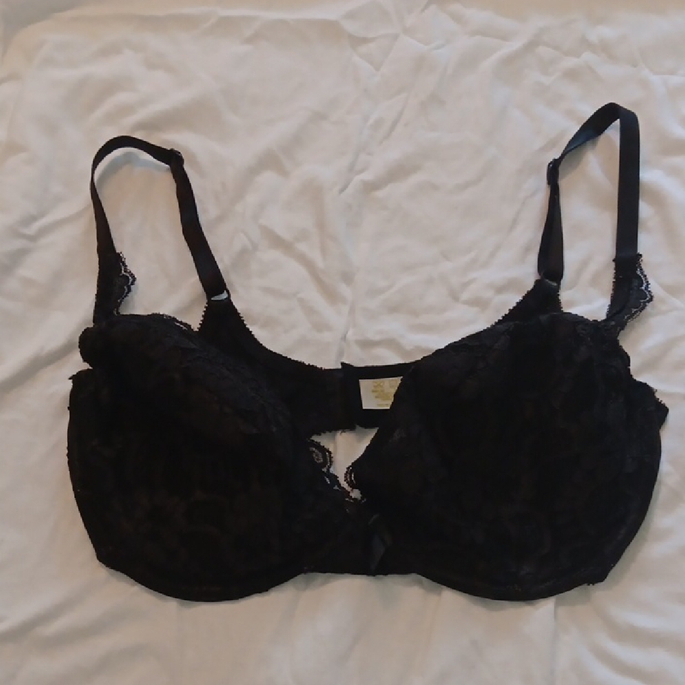 Victoria's Secret 36D Black Lace Underwire Bra Adjustable Straps